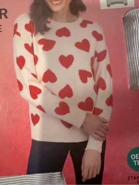 Sierra Women's Cream Sweater with Red Heart Print